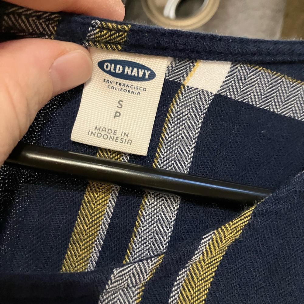 Old Navy Plaid Shift Dress - Picture 4 of 4